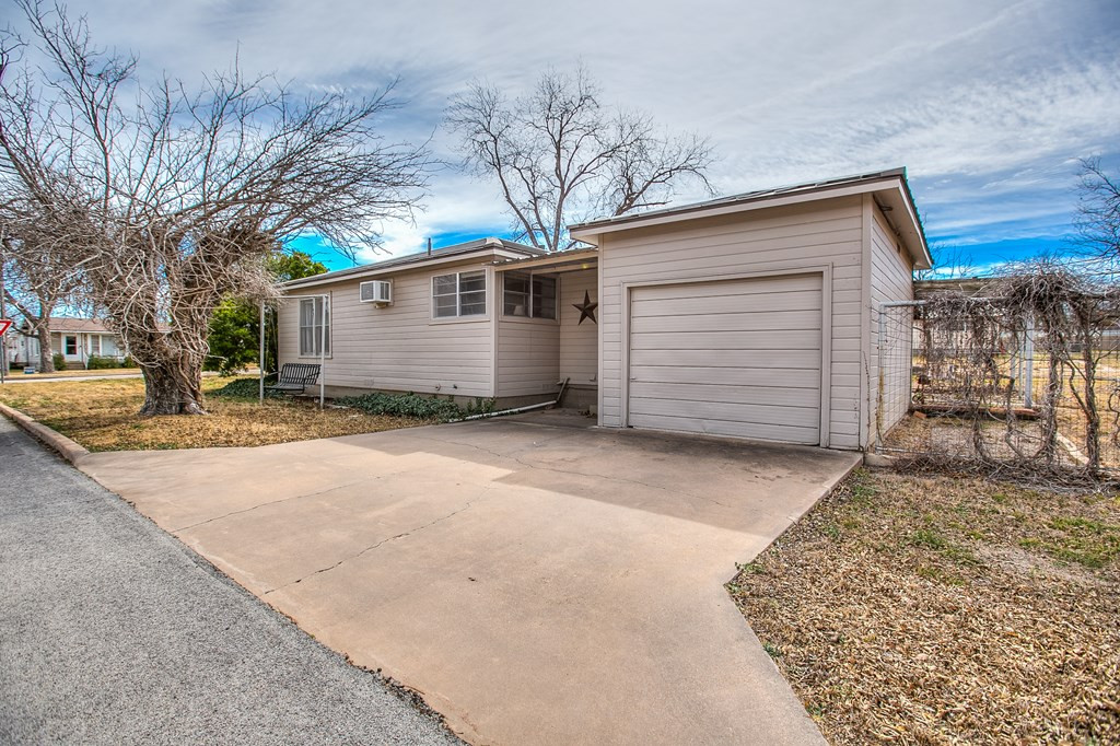 200 Sharp Avenue Property Photo 32