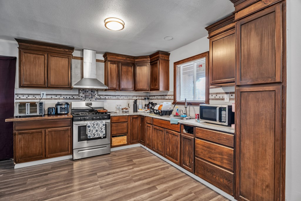 1917 Chapman Street Property Photo 8