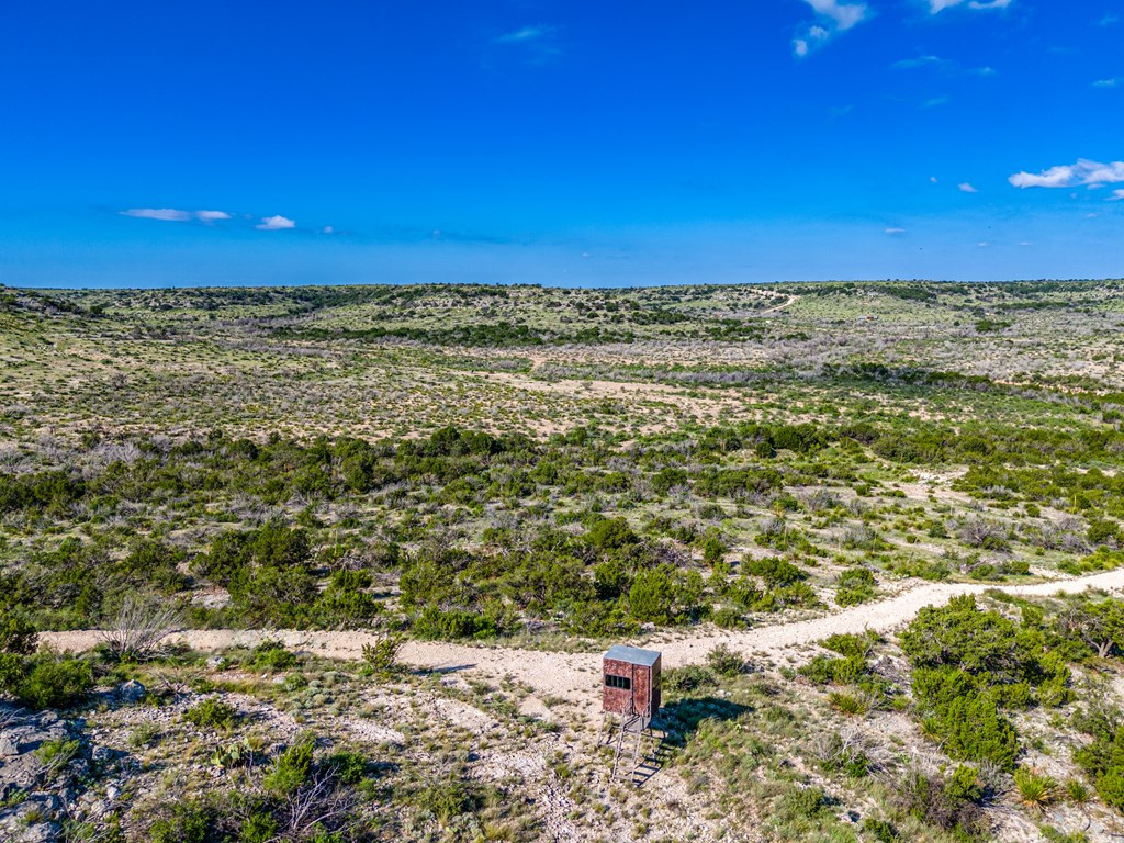 935 Ranch House Road Property Photo 7