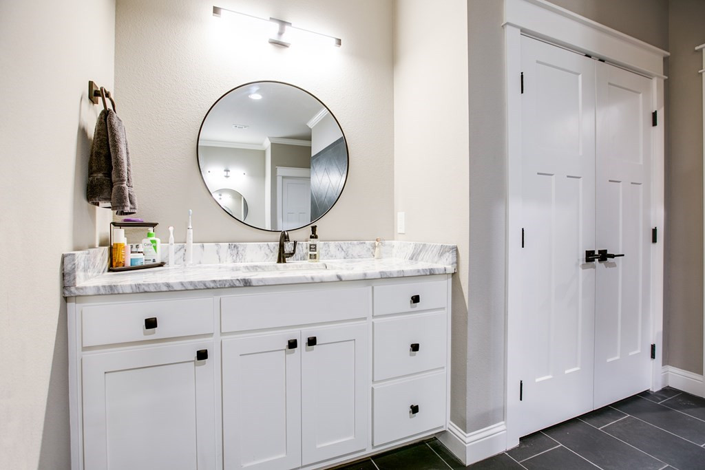 4529 Old Stone Drive Property Photo 16