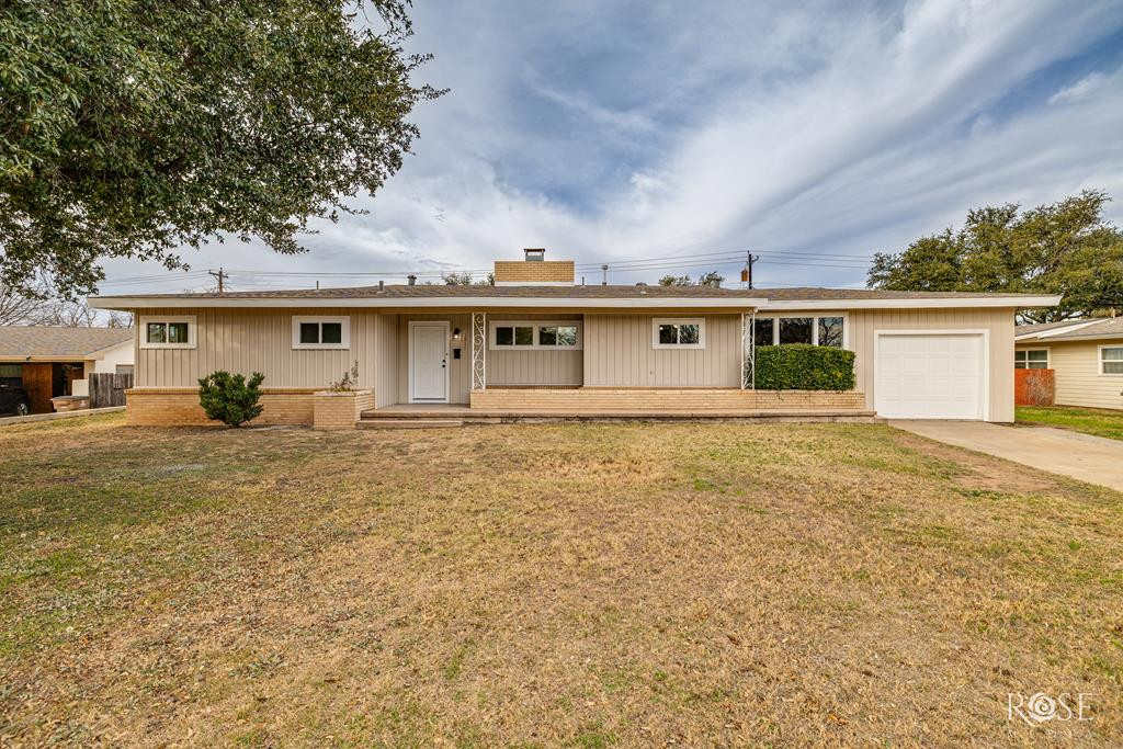 1911 Dena Drive Property Photo 1