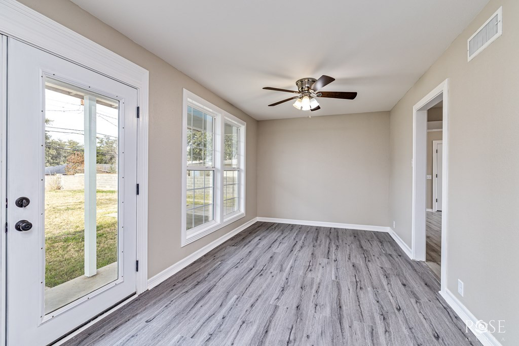 1911 Dena Drive Property Photo 12