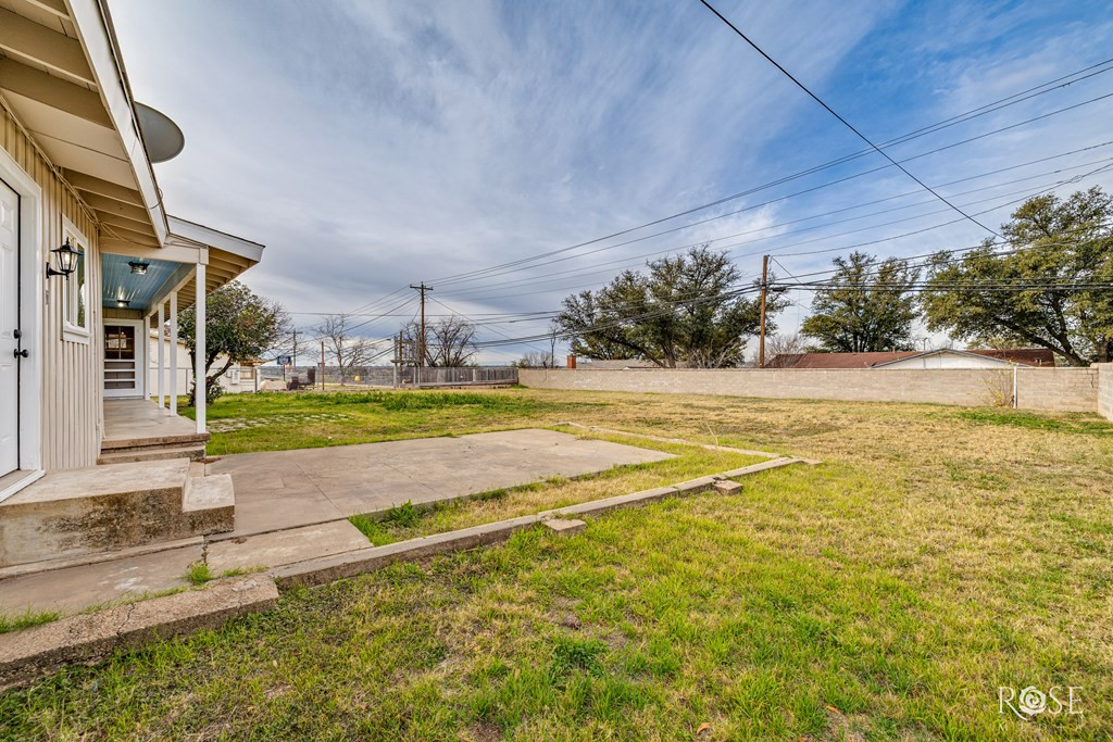 1911 Dena Drive Property Photo 25