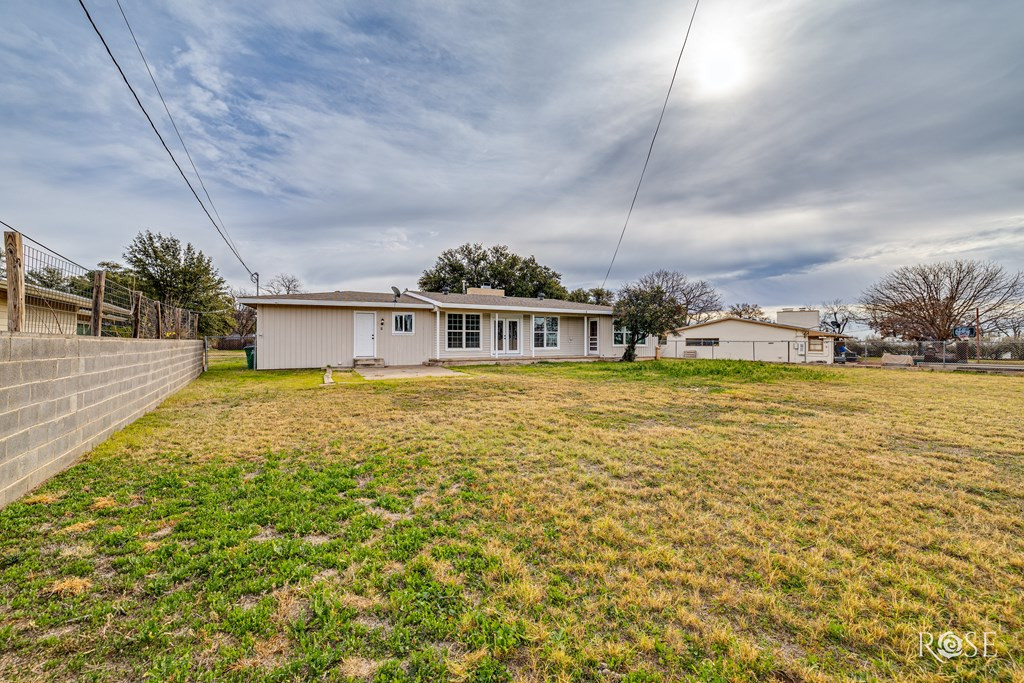 1911 Dena Drive Property Photo 27