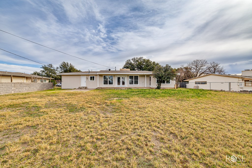 1911 Dena Drive Property Photo 28