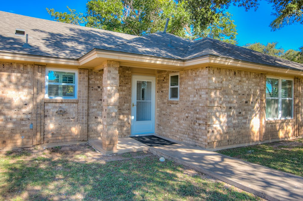 1110 Anthony Drive Property Photo 4