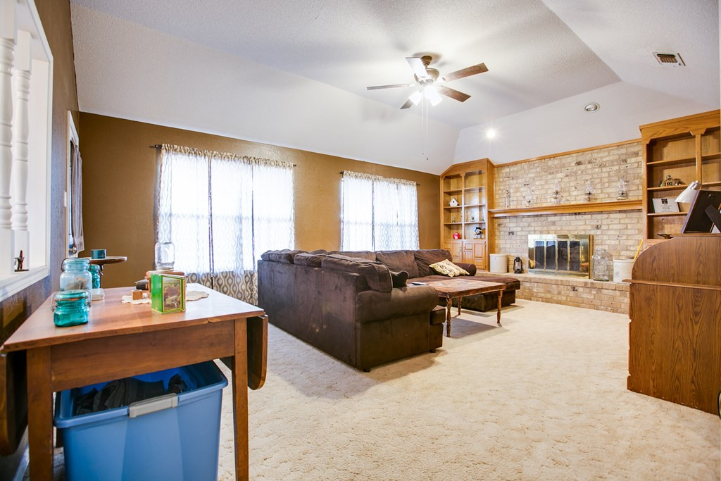 1110 Anthony Drive Property Photo 5