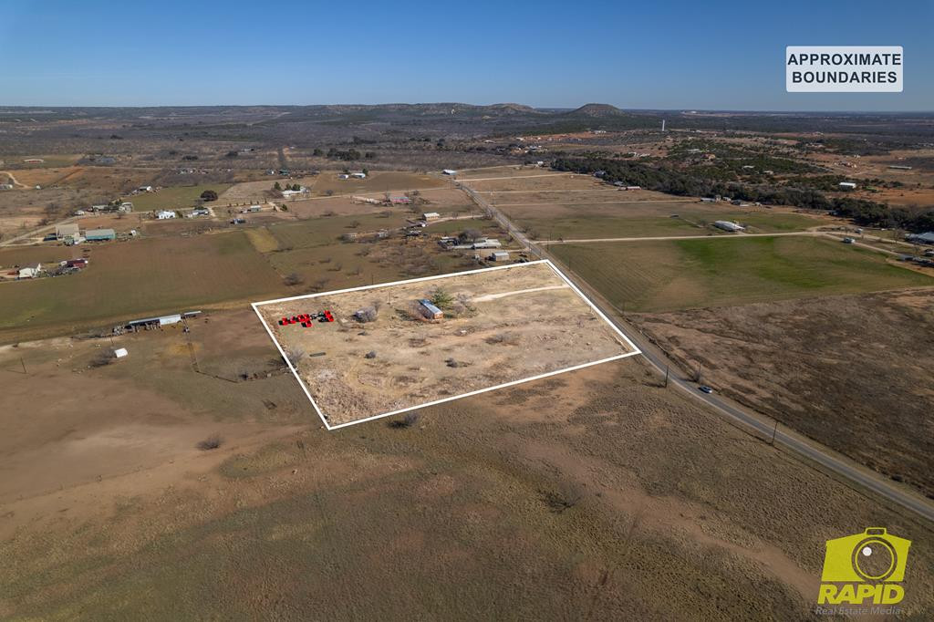 9005 N Valley Drive Property Photo 1