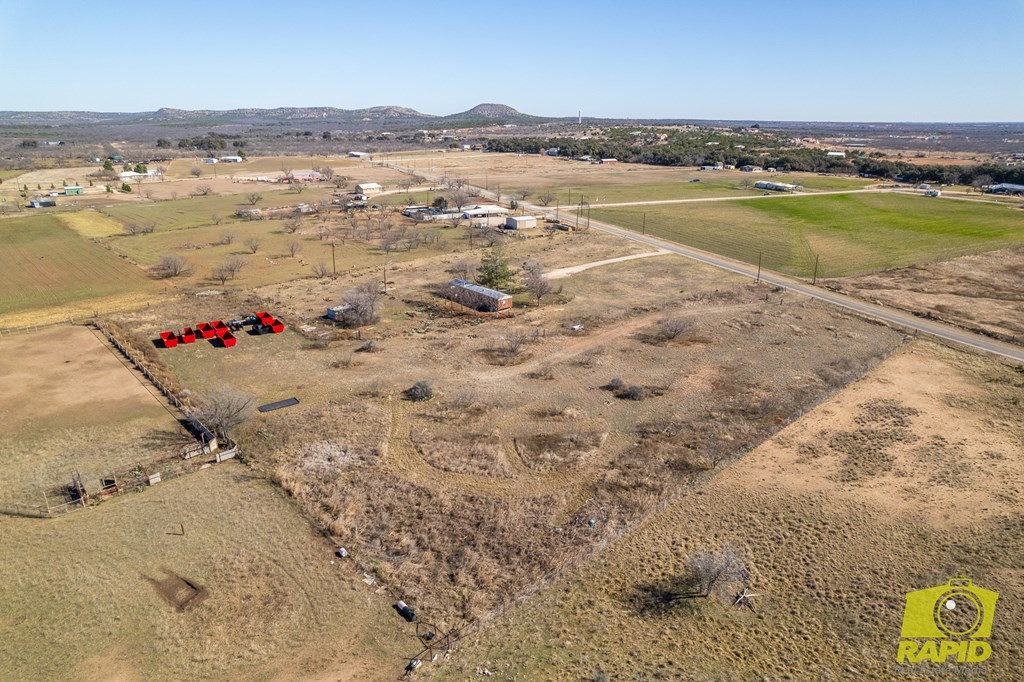 9005 N Valley Drive Property Photo 2