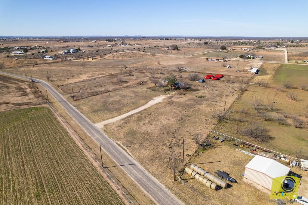 9005 N Valley Drive Property Photo 3