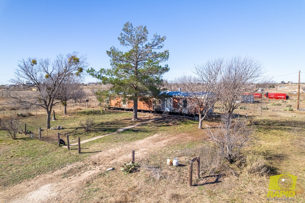 9005 N Valley Drive Property Photo 4