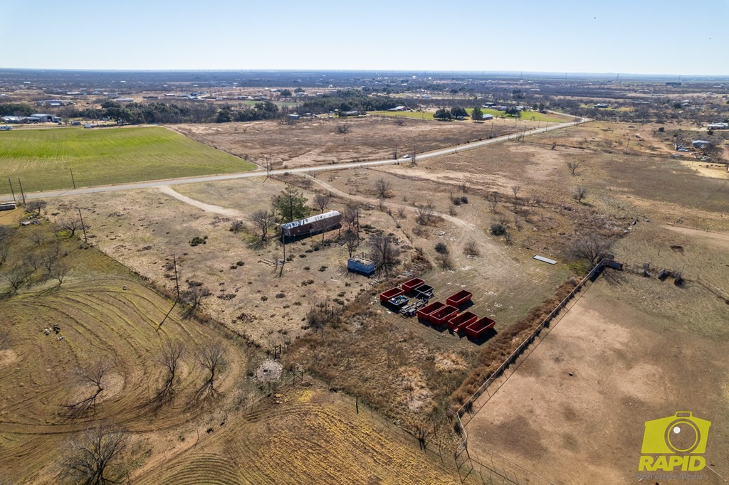 9005 N Valley Drive Property Photo 15