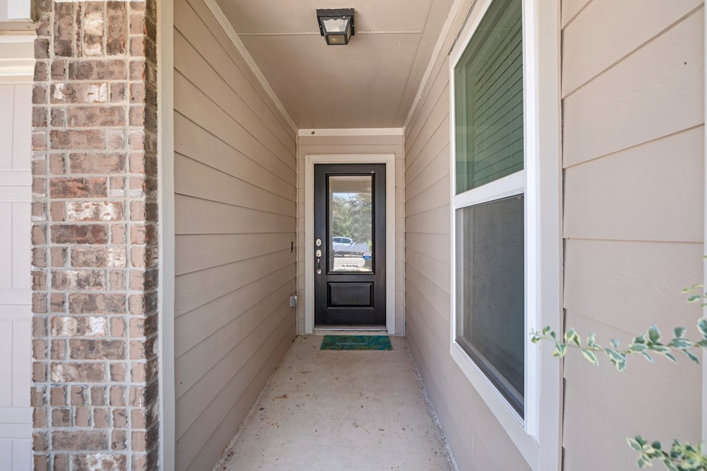 218 Holland Park Property Photo 4