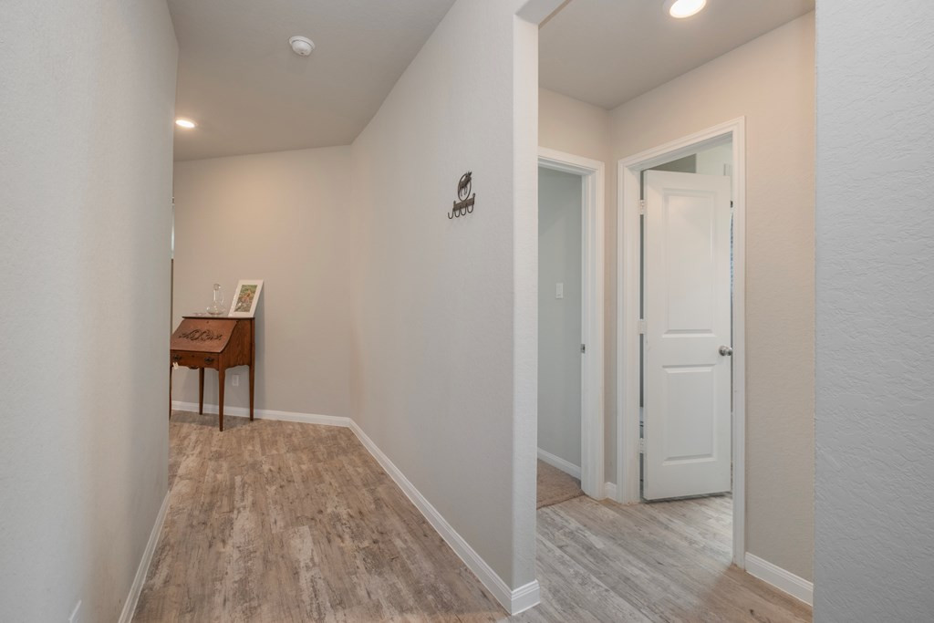 218 Holland Park Property Photo 6