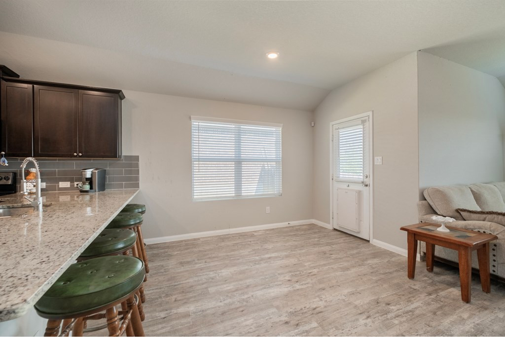 218 Holland Park Property Photo 16