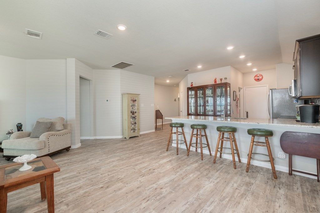 218 Holland Park Property Photo 17