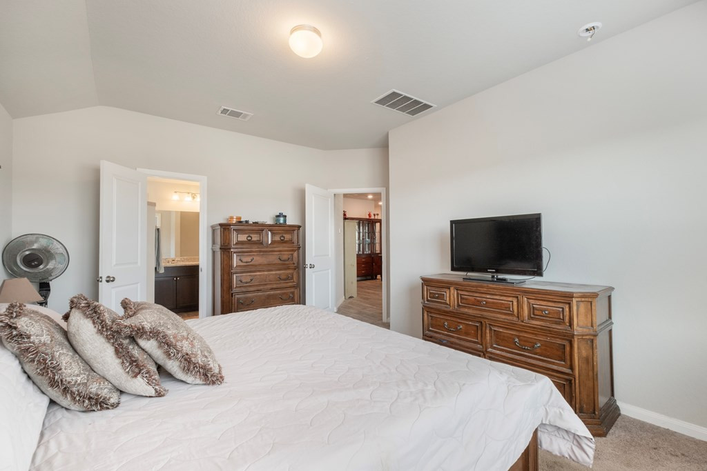 218 Holland Park Property Photo 21