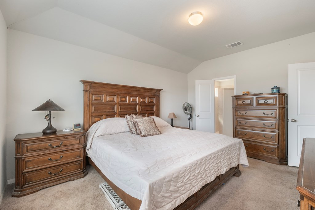 218 Holland Park Property Photo 22