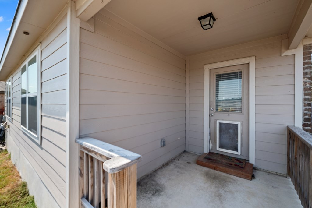 218 Holland Park Property Photo 35