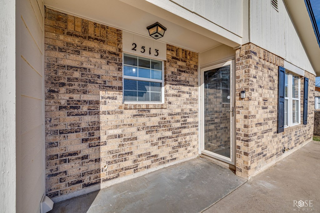 2513 Marx Street Property Photo 6