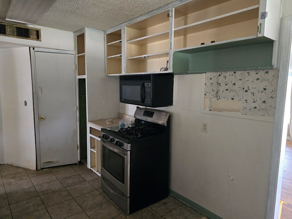 2839 Colorado Street Property Photo 7