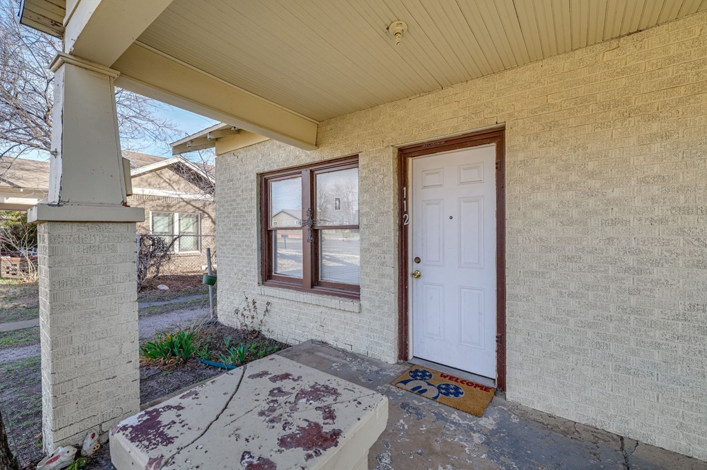 110 N Monroe Street Property Photo 4