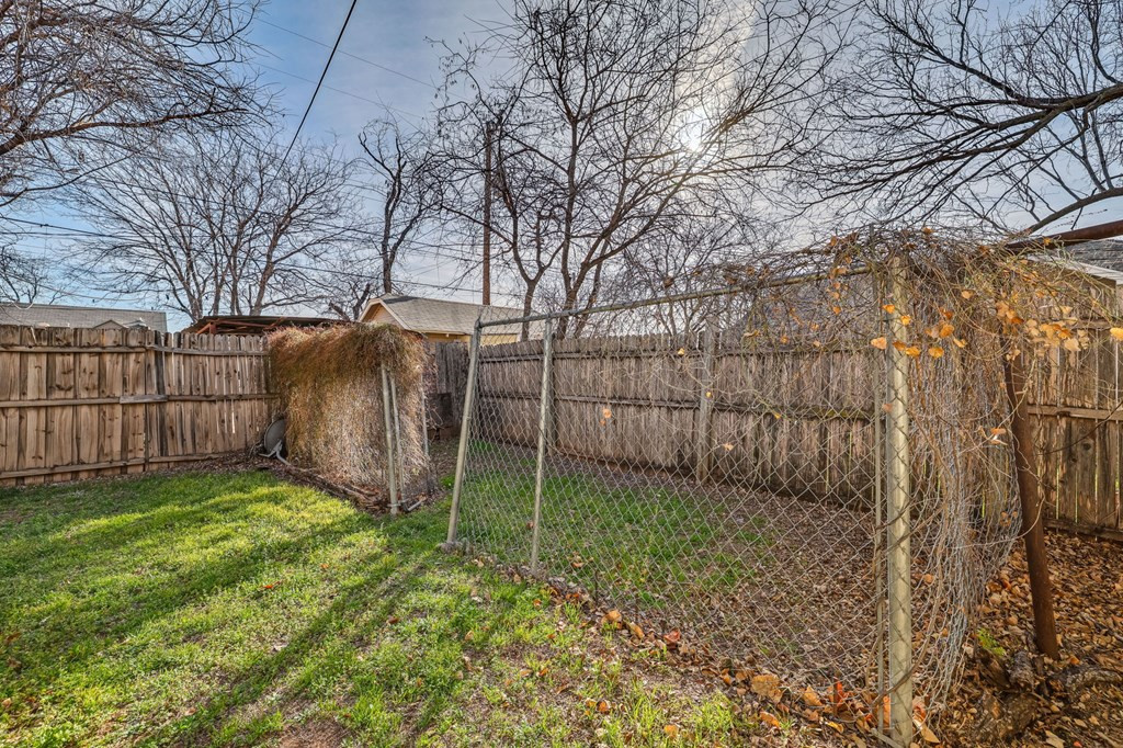 110 N Monroe Street Property Photo 17