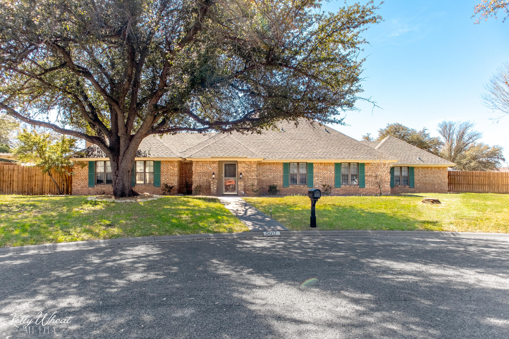 5017 Green Valley Circle Property Photo 1
