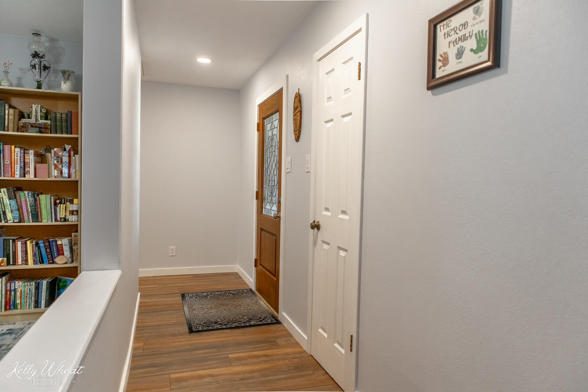 5017 Green Valley Circle Property Photo 3
