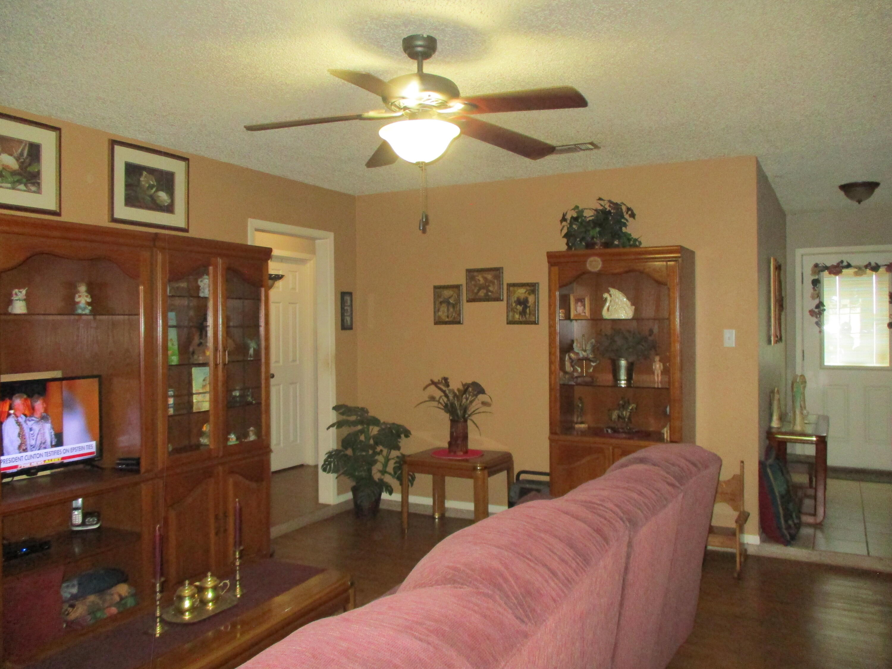 530 E 44th Street Property Photo 6