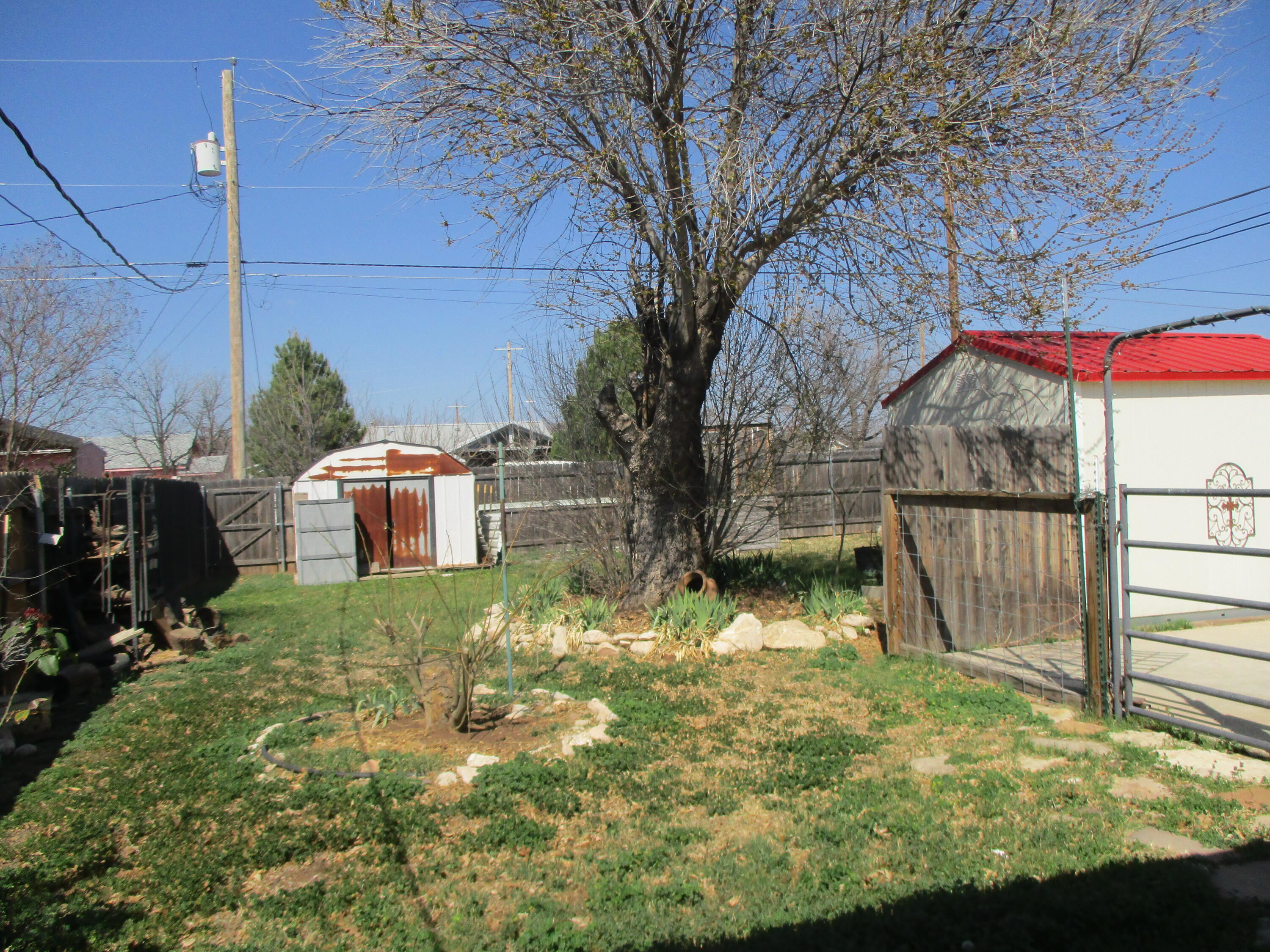 530 E 44th Street Property Photo 13