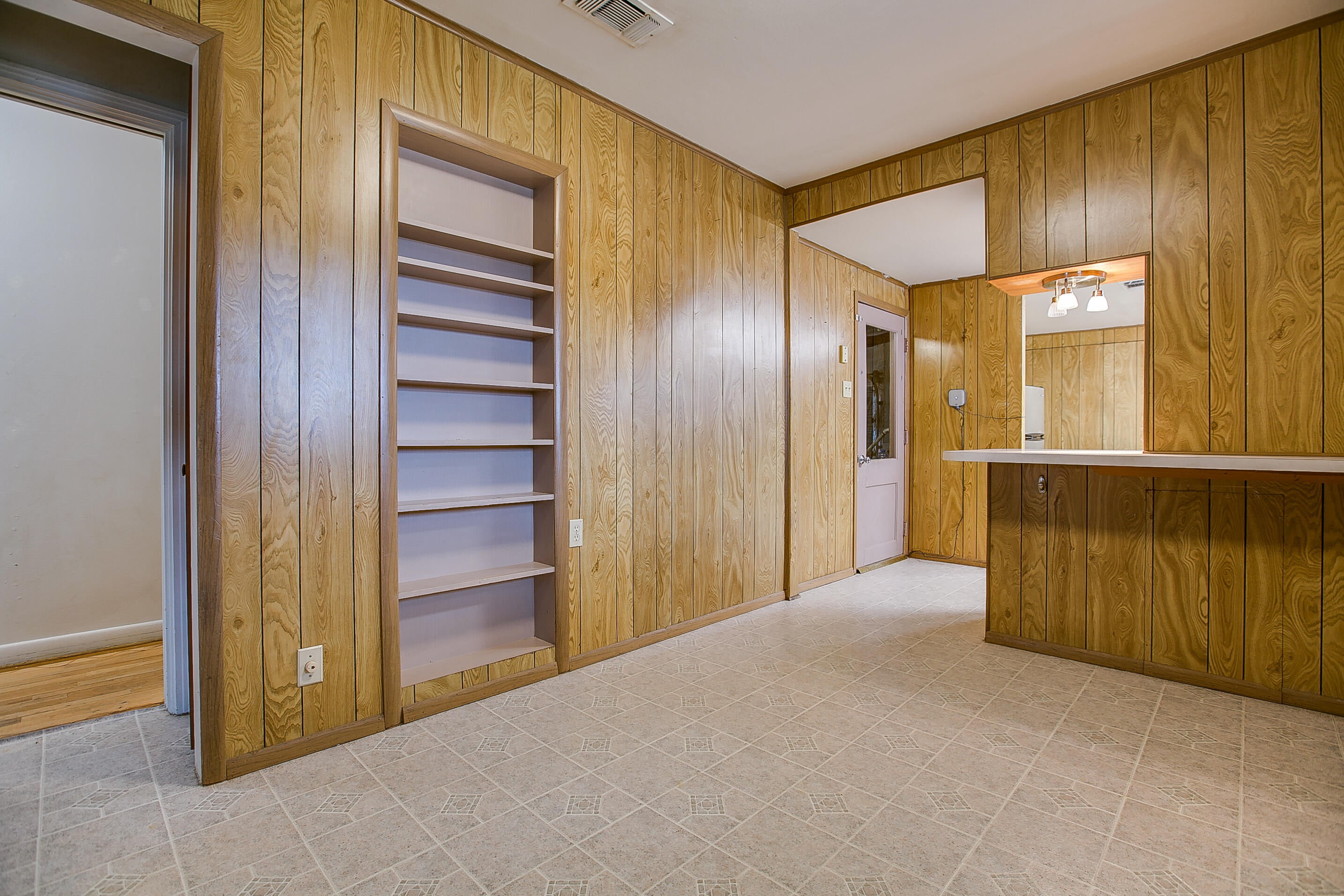2219 W Twohig Avenue Property Photo 11
