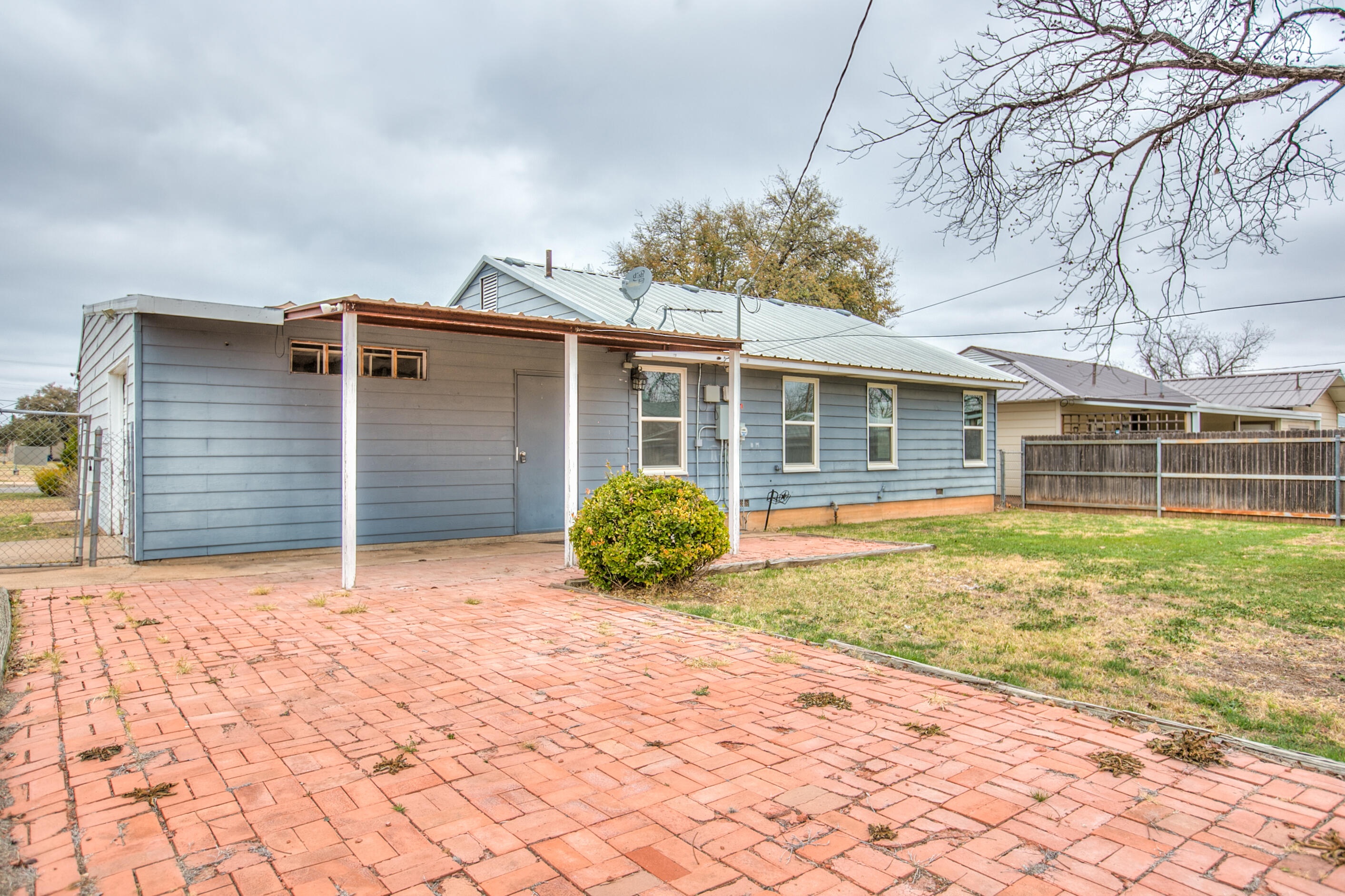 2219 W Twohig Avenue Property Photo 24