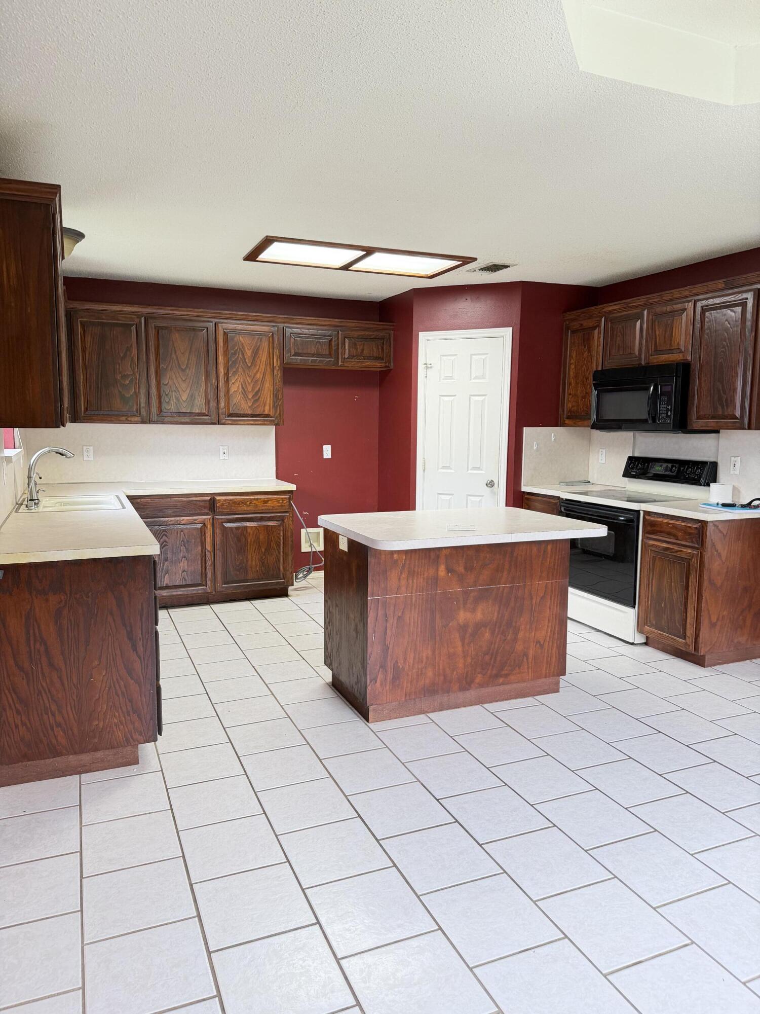 3514 Shadyhill Drive Property Photo 6