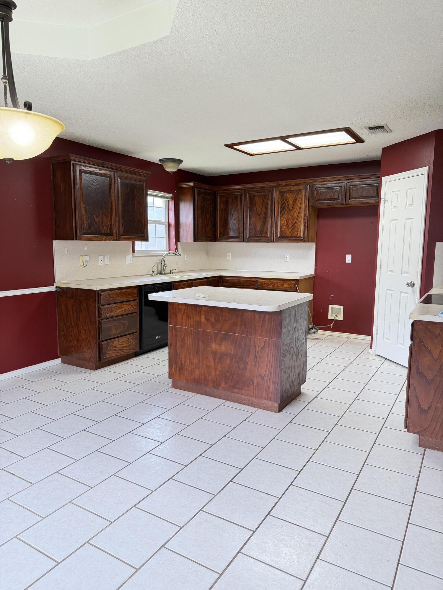 3514 Shadyhill Drive Property Photo 7