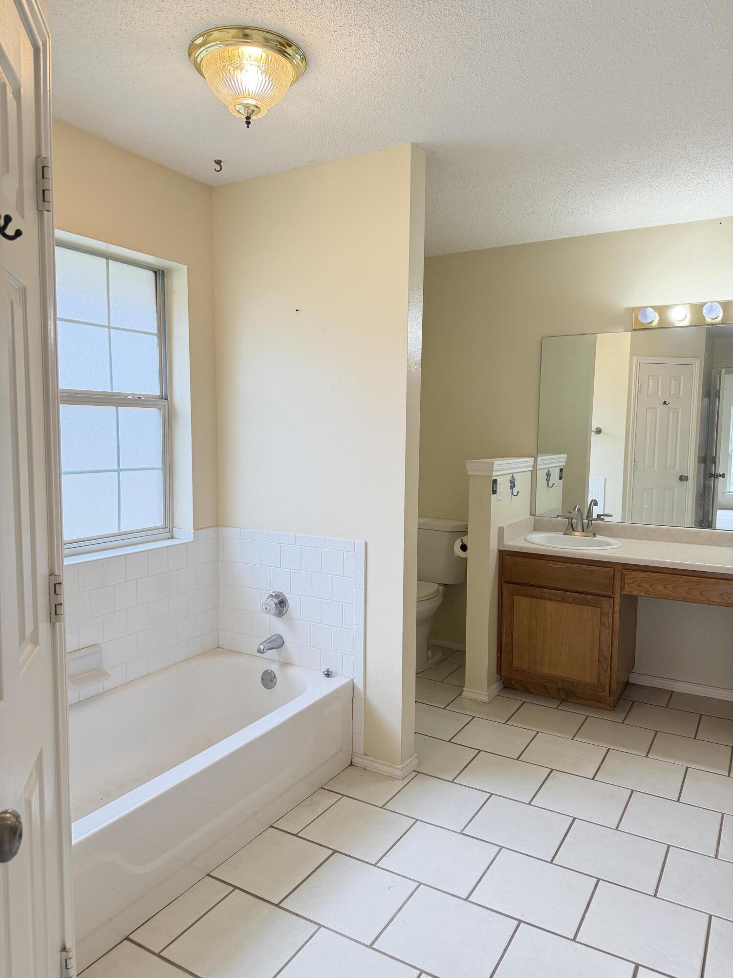 3514 Shadyhill Drive Property Photo 10