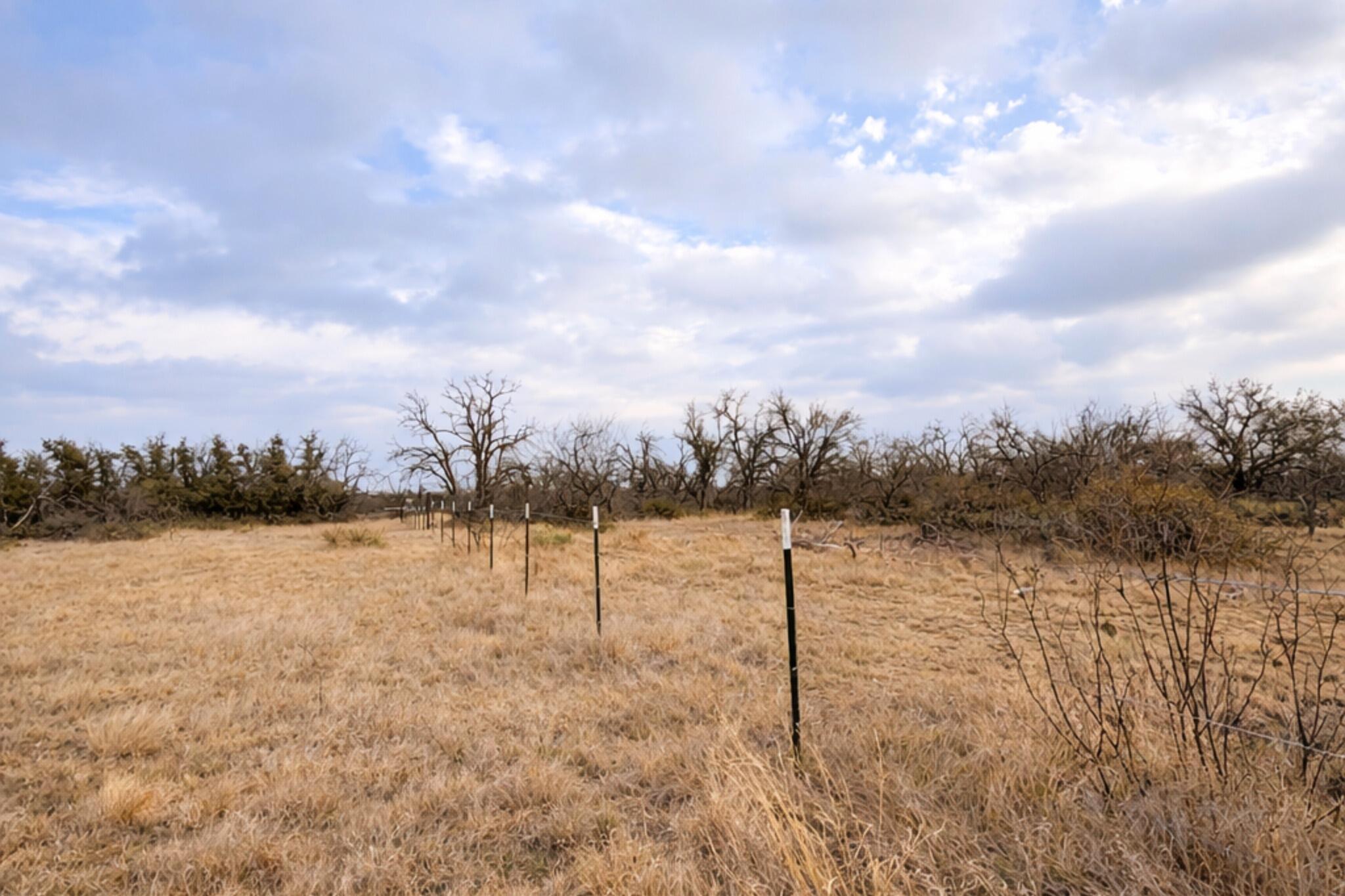 135 Shin Oak Spur Property Photo 2