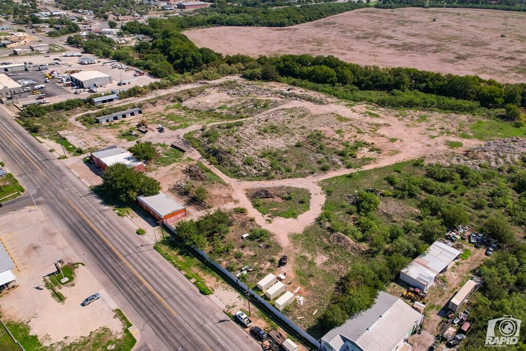 2020 S Chadbourne Street Property Photo 3