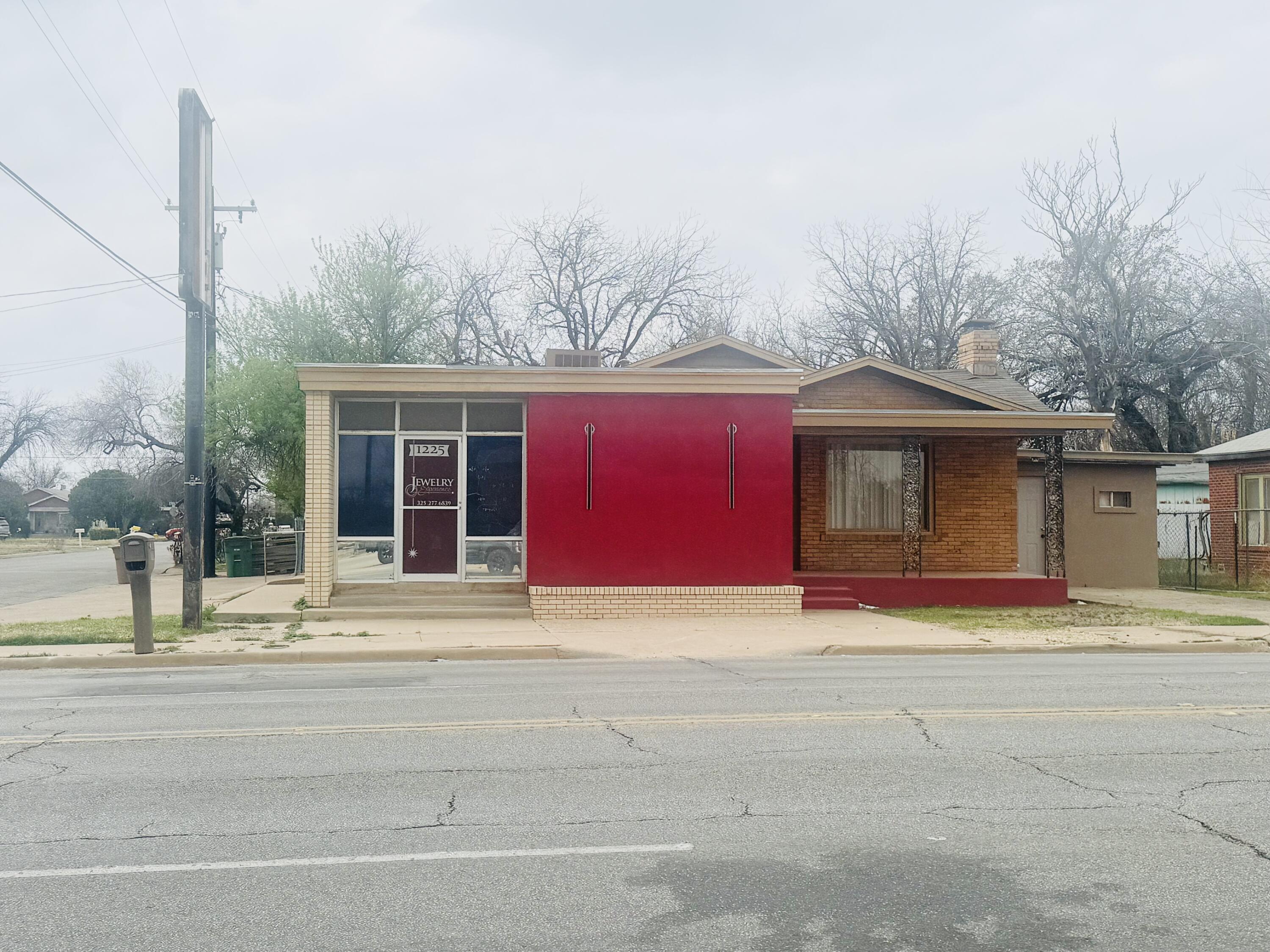1225 S Chadbourne Street Property Photo 1
