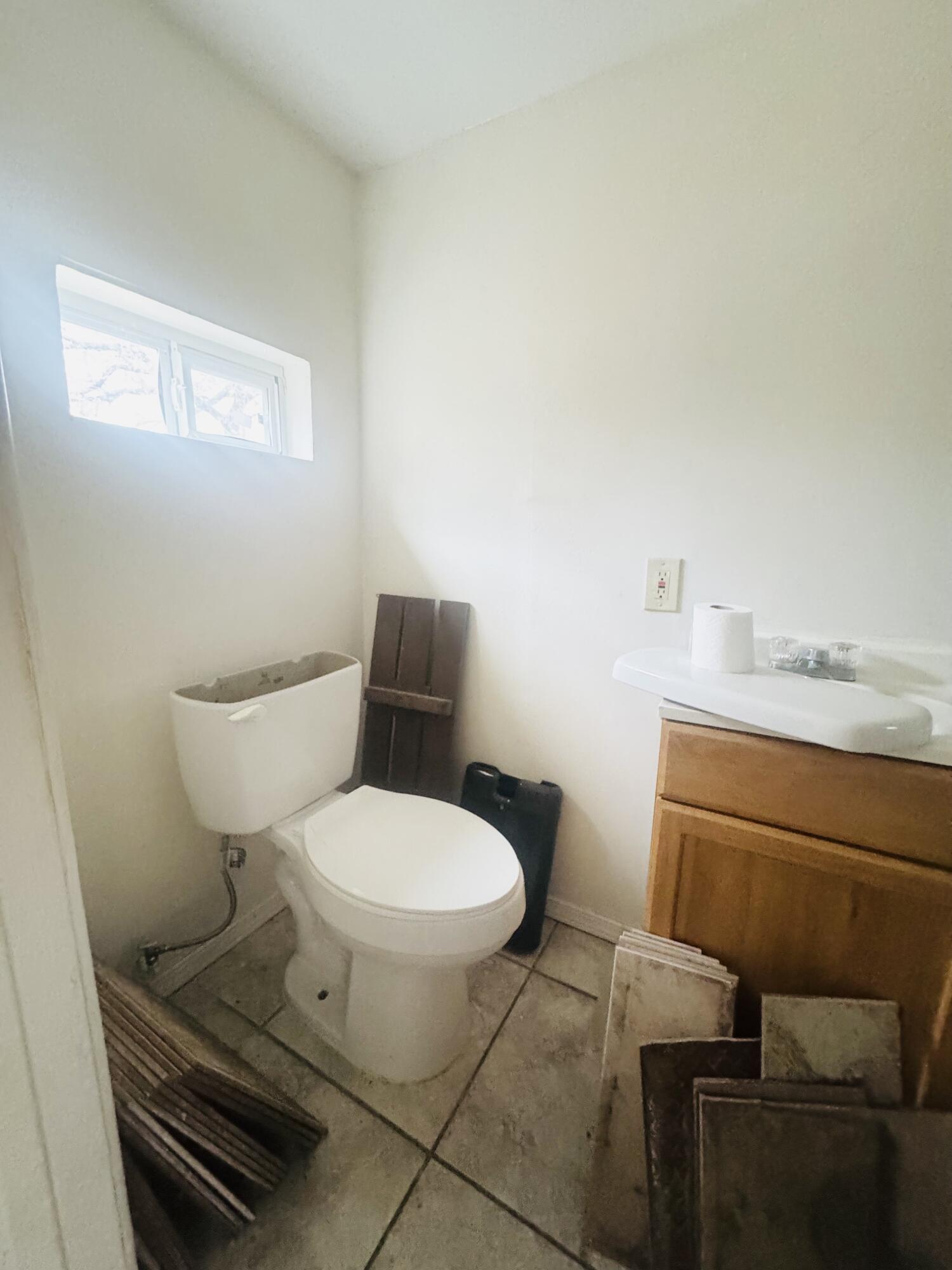 1225 S Chadbourne Street Property Photo 7