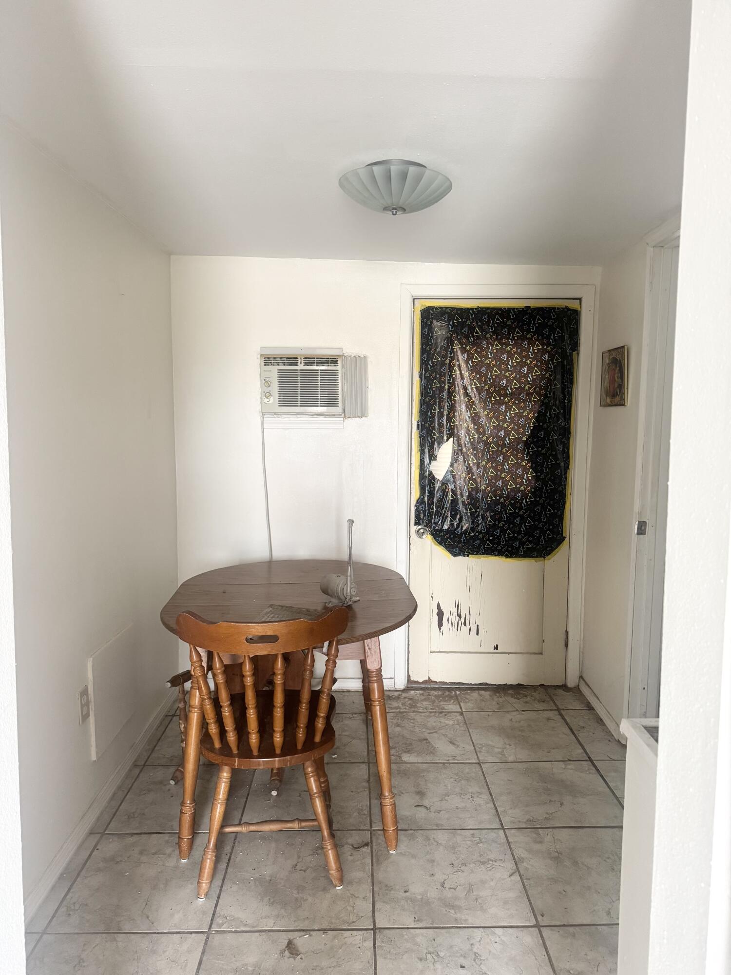 1225 S Chadbourne Street Property Photo 9