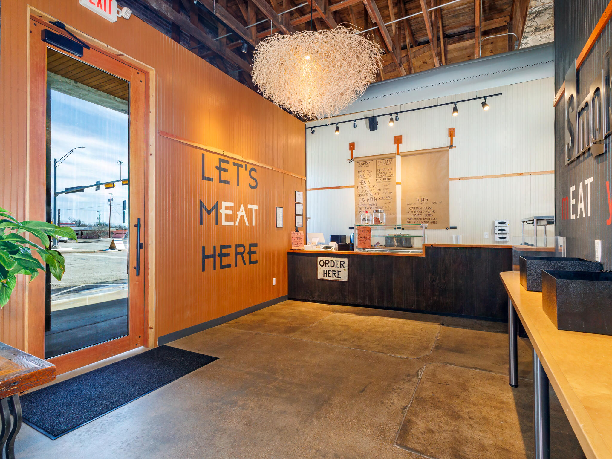 420 S Commercial Avenue Property Photo 2