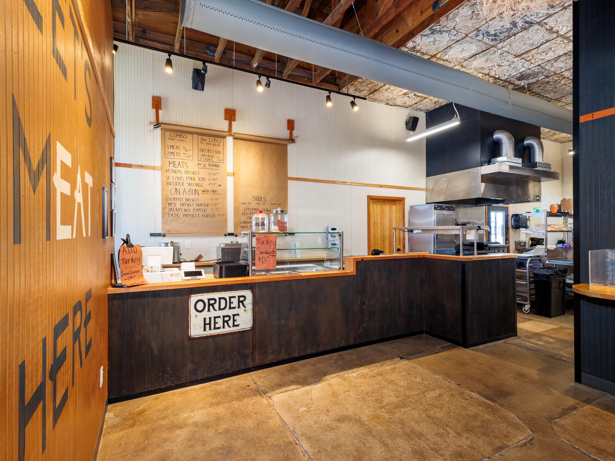 420 S Commercial Avenue Property Photo 3