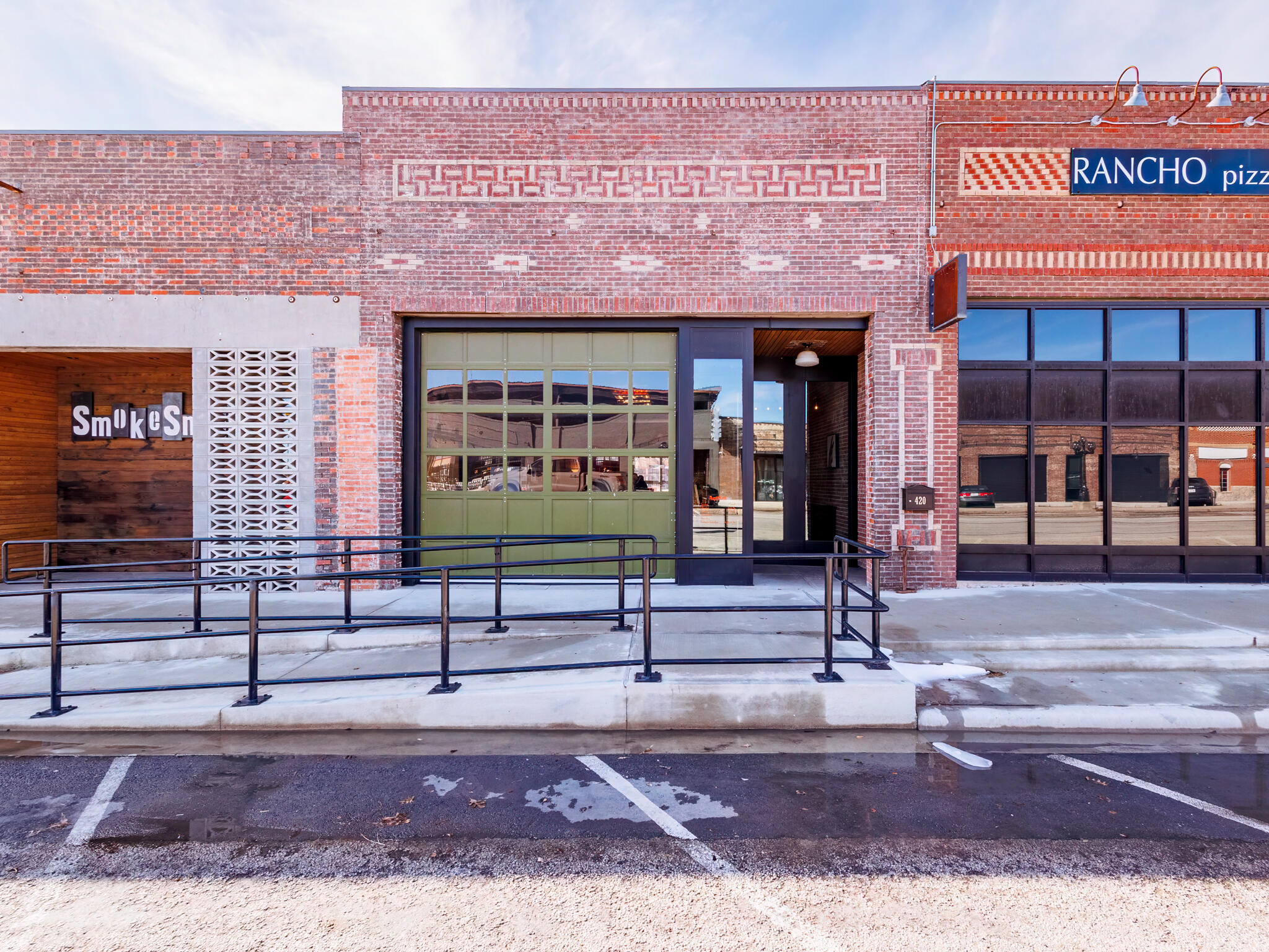 420 S Commercial Avenue Property Photo 8