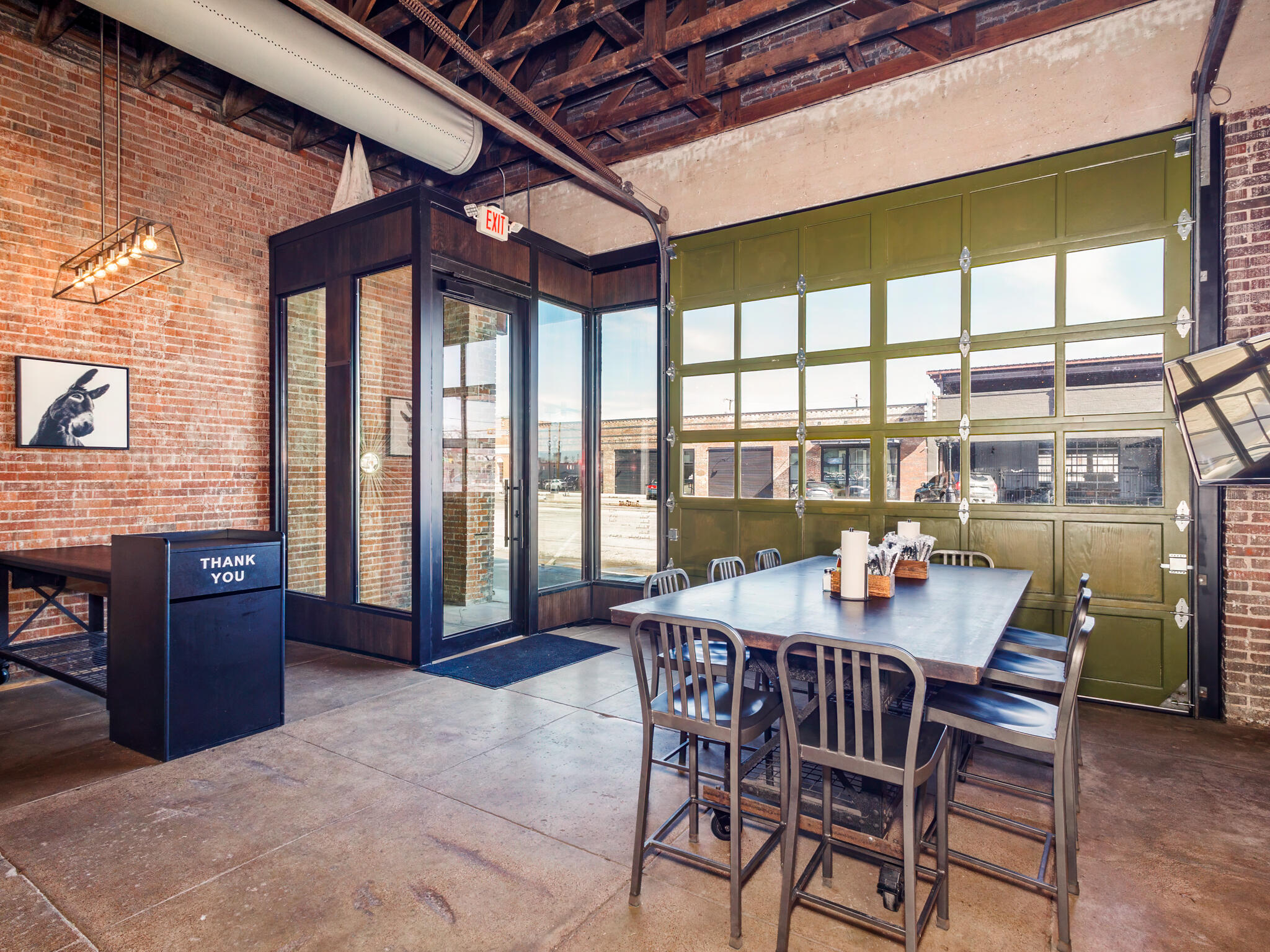 420 S Commercial Avenue Property Photo 15