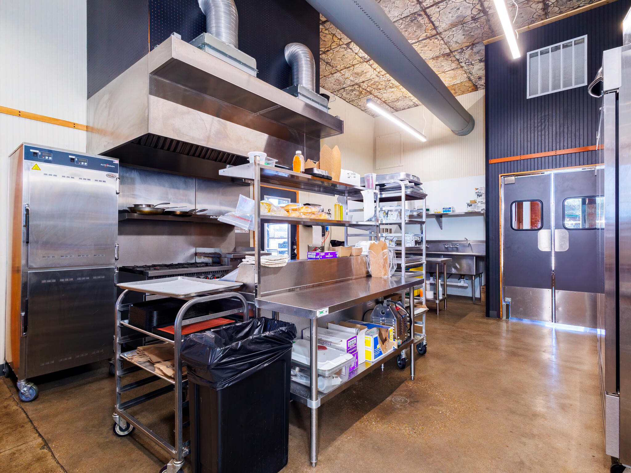 420 S Commercial Avenue Property Photo 32
