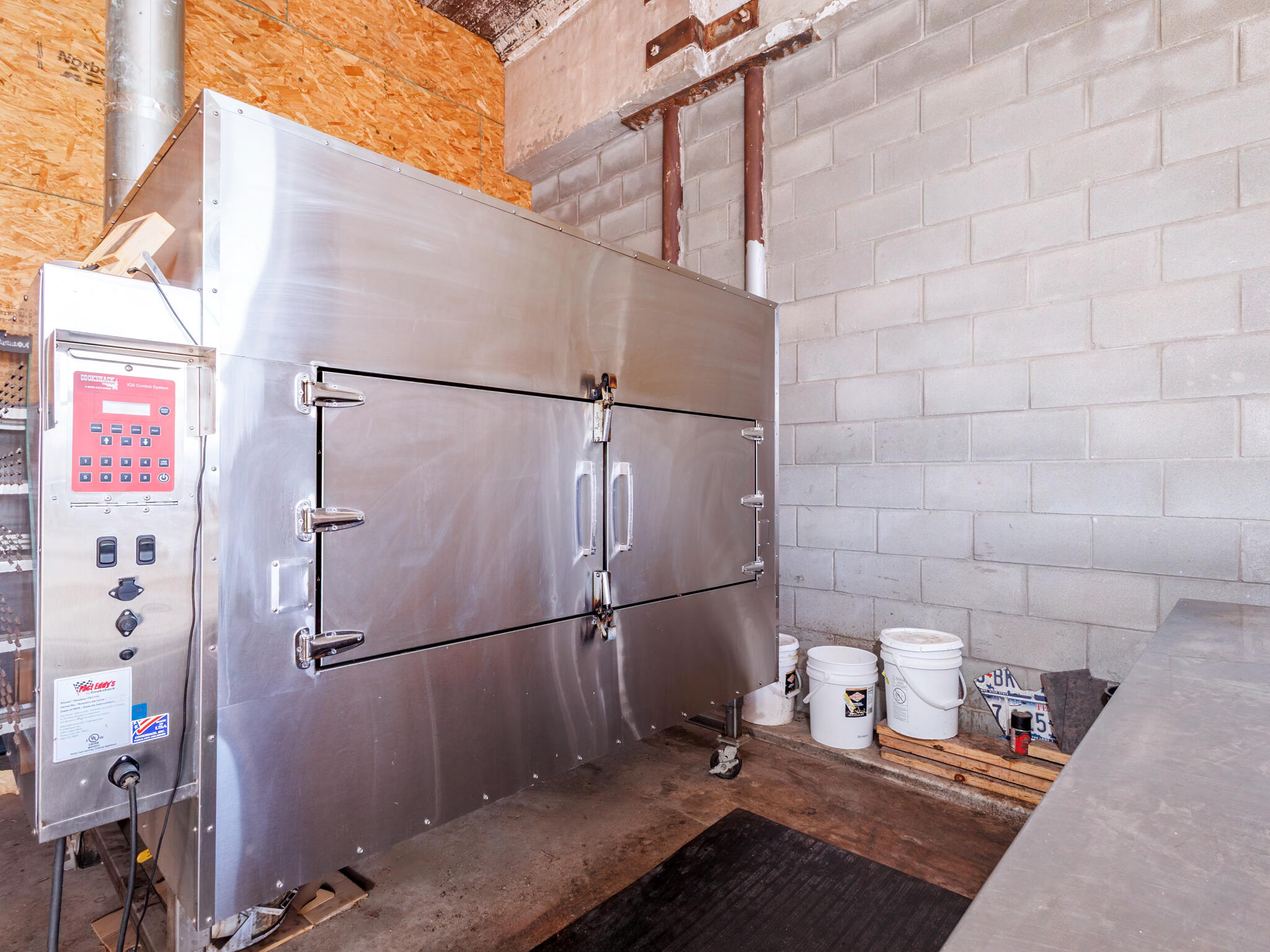 420 S Commercial Avenue Property Photo 40