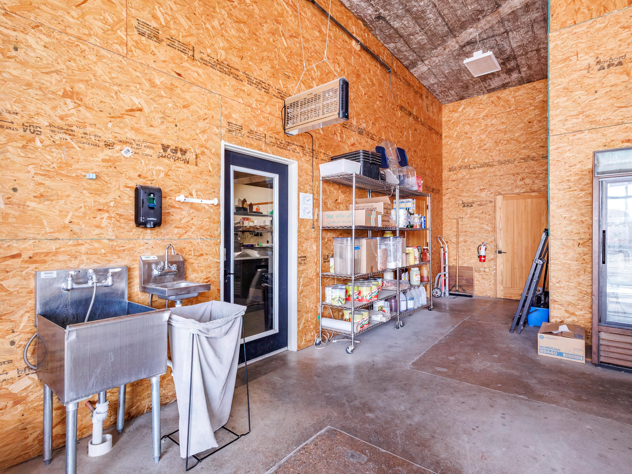 420 S Commercial Avenue Property Photo 41
