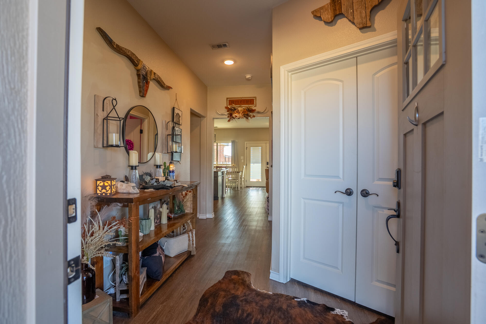 1865 S Concho Drive Property Photo 3