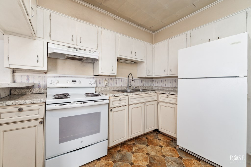805 Mesquite Avenue Property Photo 8